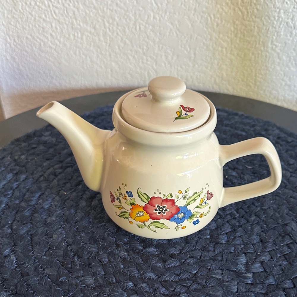 Provincial Stoneware Teapot